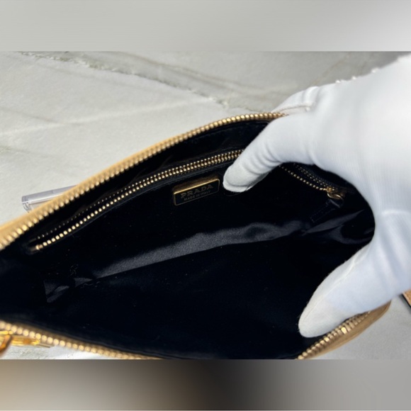 Low start-💎Prada Milano Leather Vintage Lock & Key Clutch with COA - Picture 7 of 13